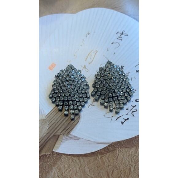 Vintage Oversized Large Silver Rhinestone Chandelier Cascade Clip Earrings - Picture 4 of 6